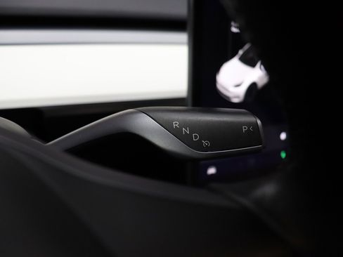 Used 2022 Tesla Model Y Long Range image 52