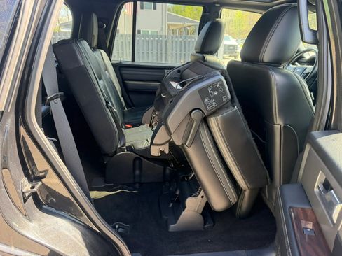 Used 2015 Ford Expedition Platinum AWD/4WD image 23