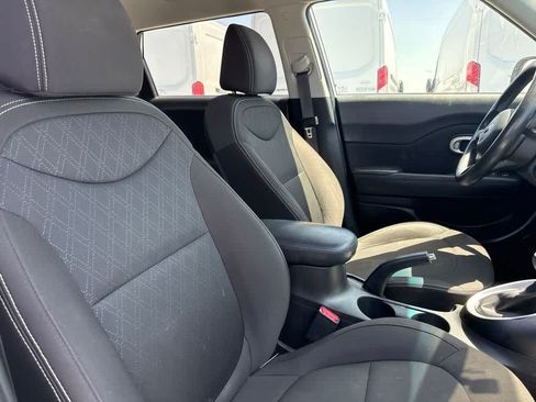 Used 2018 Kia Soul FWD image 15