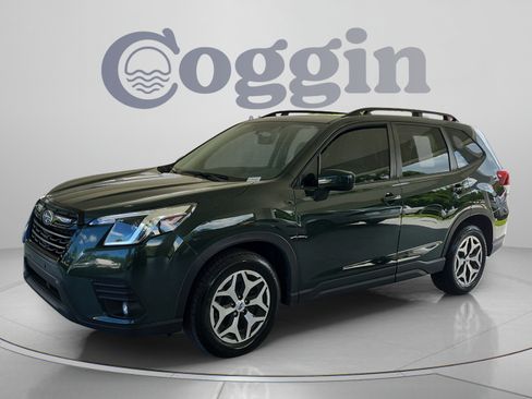 Used 2024 Subaru Forester Premium AWD/4WD image 1