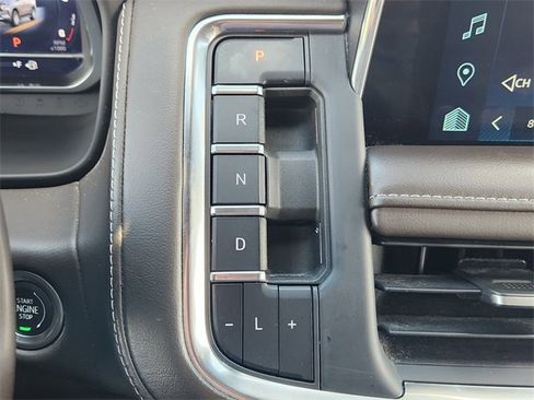 Used 2023 Chevrolet Suburban LT image 22