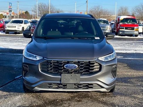 Used 2023 Ford Escape ST-Line image 2