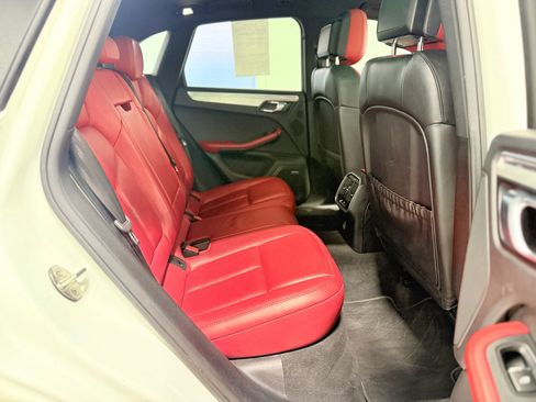 Used 2018 Porsche Macan GTS image 30