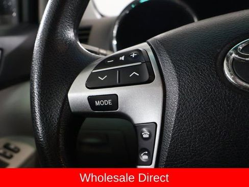 Used 2012 Toyota Highlander 4WD w/ Tech Pkg image 17