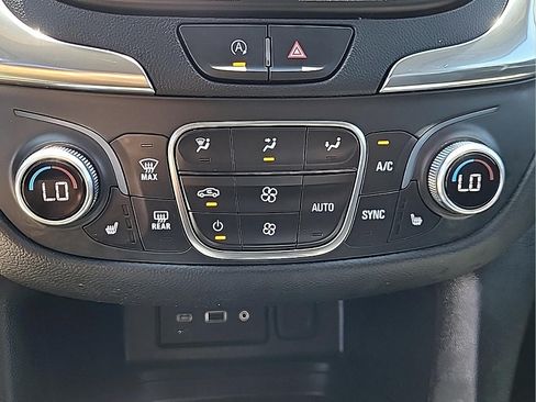 Used 2024 Chevrolet Equinox LT AWD/4WD image 23