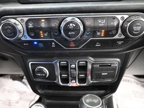 Used 2023 Jeep Wrangler Unlimited Sahara w/ Cold Weather Group AWD/4WD image 19