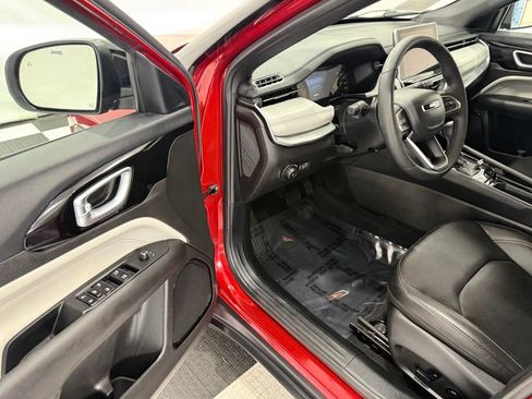Used 2025 Jeep Compass Limited AWD/4WD image 29