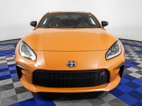 Used 2023 Toyota GR86 10th Anniversary SE RWD image 3