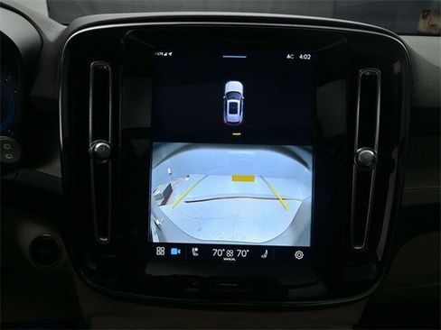 Used 2023 Volvo XC40 B5 Plus w/ Driver Assist Package image 12