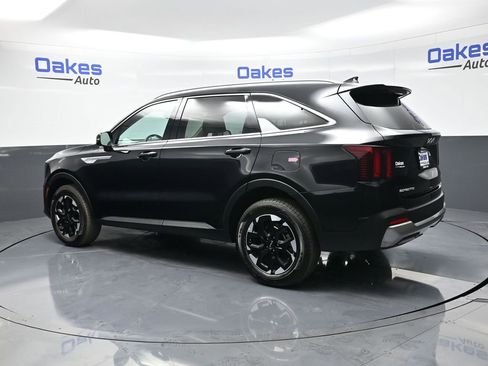 Certified 2025 Kia Sorento S AWD/4WD image 6