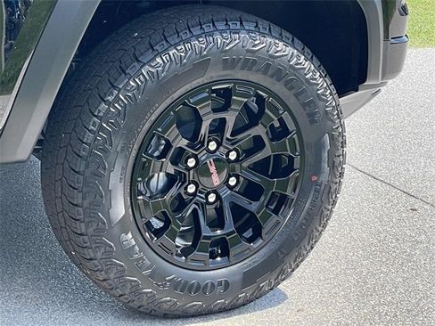 New 2026 GMC Canyon Elevation w/ Convenience Package image 17