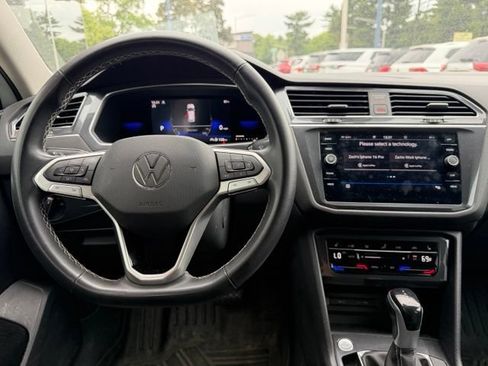 Used 2023 Volkswagen Tiguan SE AWD/4WD image 19