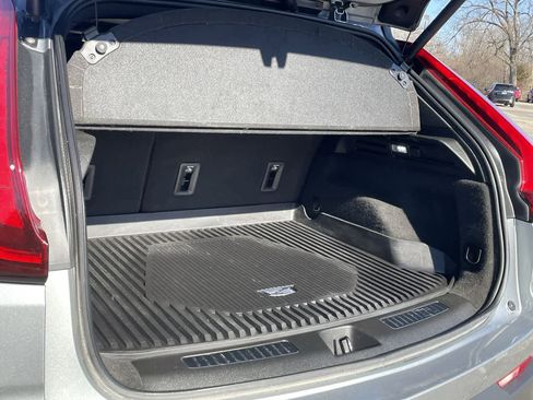 Certified 2023 Cadillac XT4 Premium Luxury w/ Cold Weather Package image 17