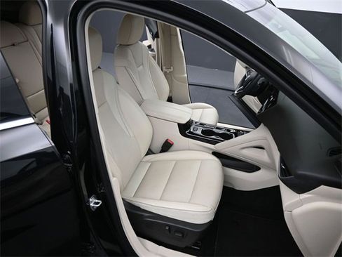 Certified 2022 Buick Envision Essence w/ Safety Package image 19