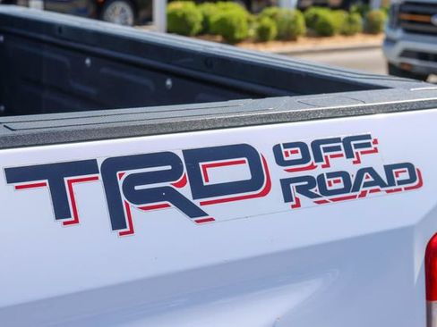 Used 2019 Toyota Tundra SR5 w/ SR5 Upgrade Package AWD/4WD image 10