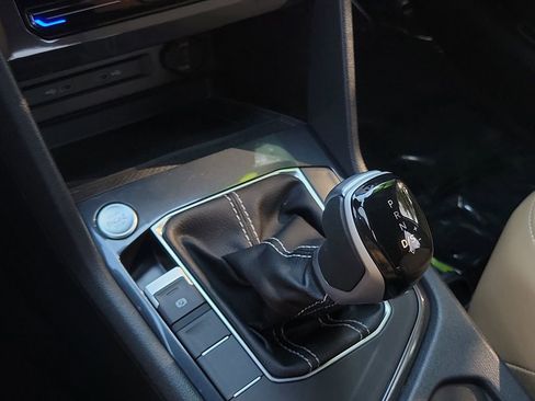 Certified 2024 Volkswagen Tiguan SE R-Line FWD image 23