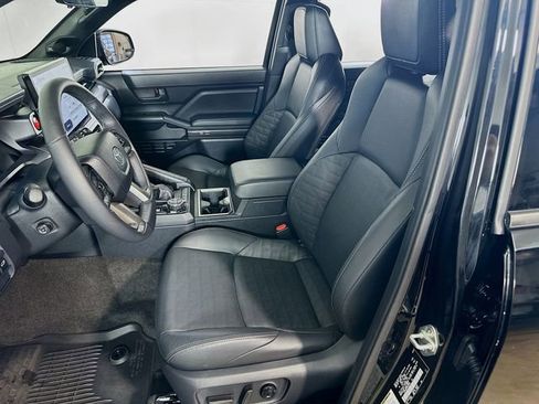 Used 2025 Toyota 4Runner TRD Off-Road Premium image 16