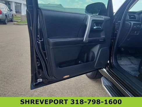 Used 2015 Toyota 4Runner Limited AWD/4WD image 23