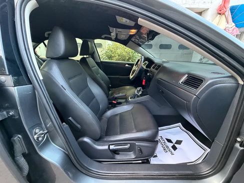 Used 2014 Volkswagen Jetta SE FWD image 30