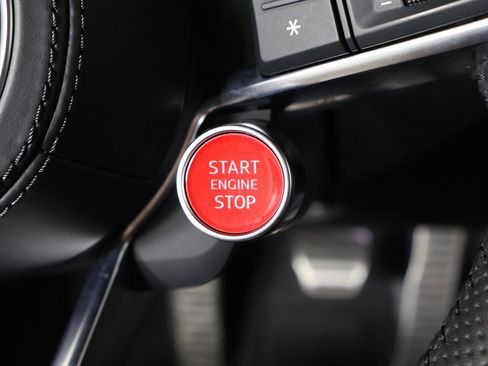 Used 2018 Audi R8 V10 w/ Carbon Exterior Package image 44