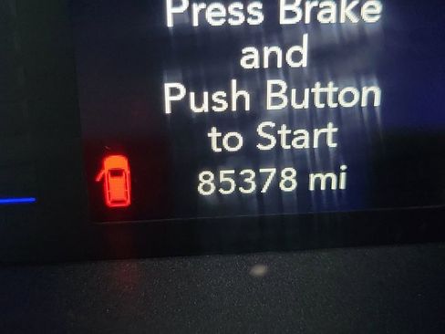 Used 2023 Chrysler Voyager LX image 41