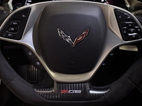 Used 2015 Chevrolet Corvette Z06 w/ 3LZ Preferred Equipment Group RWD image 11