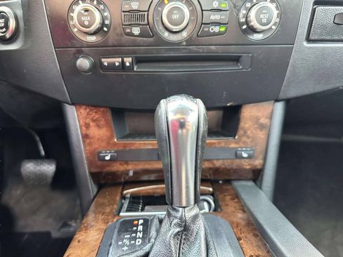 Used 2007 BMW 530xi Sedan AWD/4WD image 32