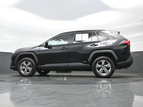 Used 2023 Toyota RAV4 LE AWD/4WD image 27