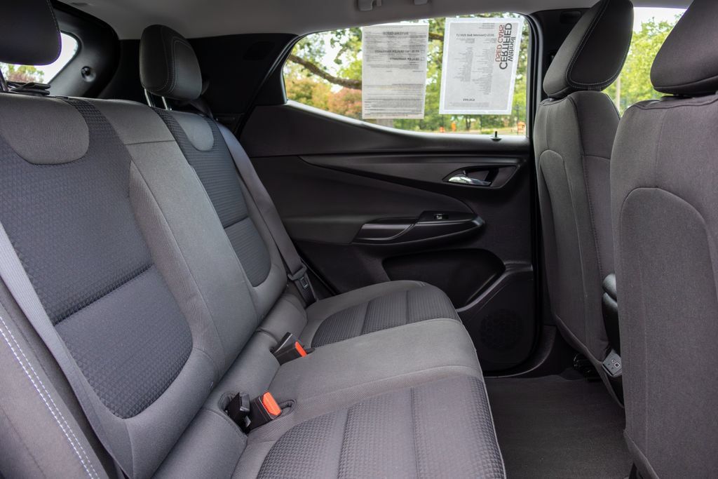 Used 2023 Chevrolet Bolt EUV LT FWD image 13