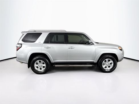 Used 2018 Toyota 4Runner SR5 RWD image 10