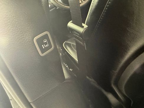 Used 2025 Chrysler Pacifica Limited image 20