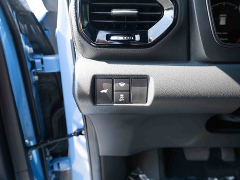 Used 2025 Honda Pilot TrailSport image 11