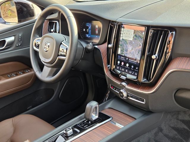 Certified 2024 Volvo XC60 B5 Plus AWD/4WD image 21