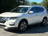 Used 2017 Nissan Rogue SL w/ SL Premium Package image 2