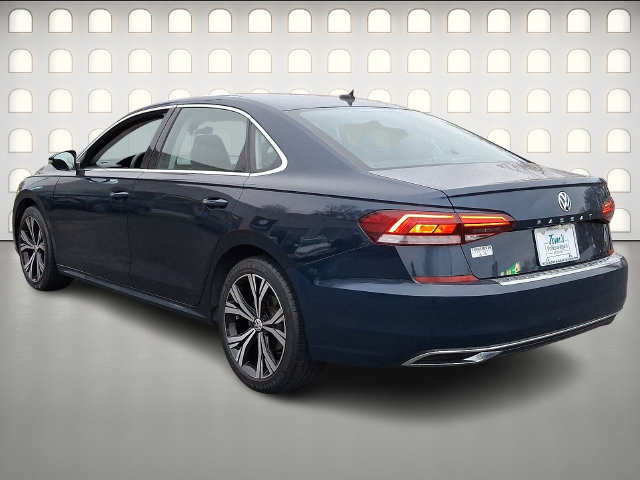 Used 2021 Volkswagen Passat 2.0T SE FWD image 4
