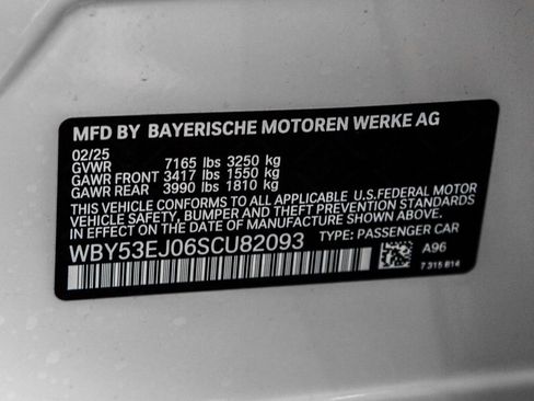 Certified 2025 BMW i7 xDrive60 w/ Executive Package AWD/4WD image 41
