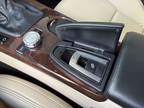 Used 2014 Mercedes-Benz SLK 250 image 27