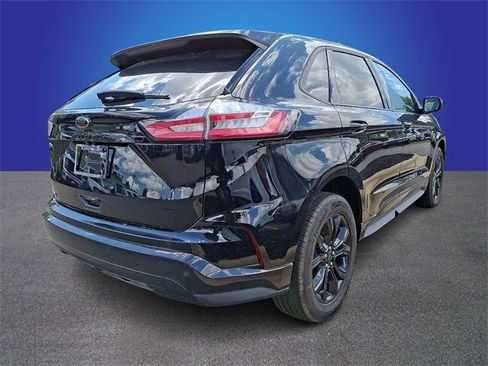 New 2024 Ford Edge SE w/ Black Appearance Package image 3