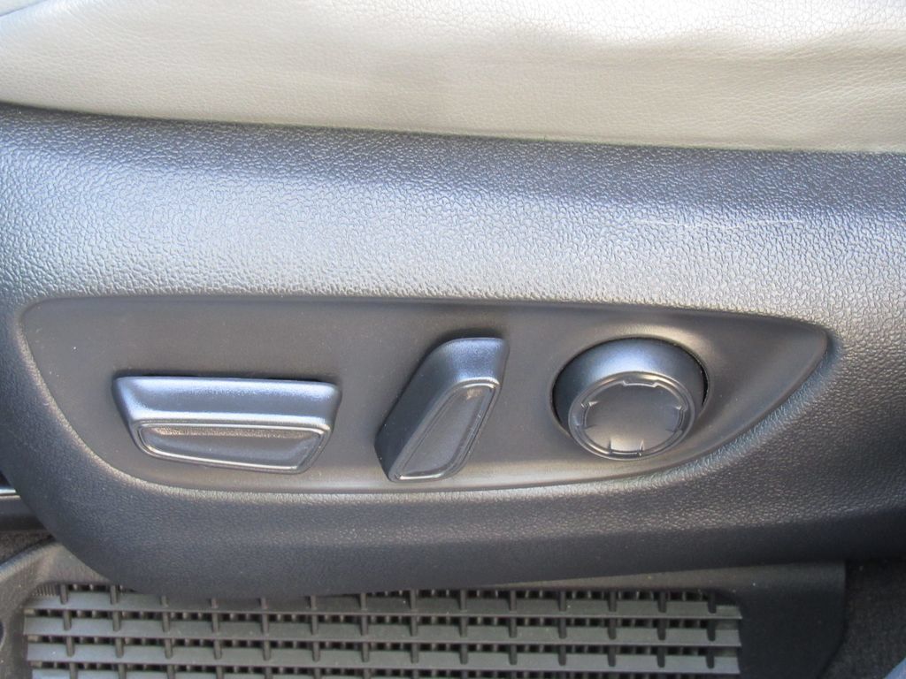 Certified 2024 Toyota Sienna XLE FWD image 12
