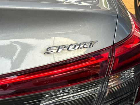 Used 2022 Honda Civic Sport image 8