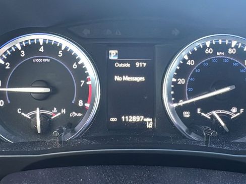 Used 2017 Toyota Highlander SE image 14