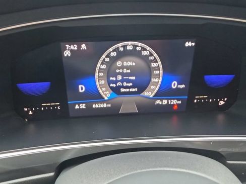 Used 2022 Volkswagen Tiguan SE AWD/4WD image 14