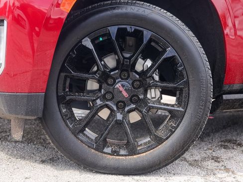 Used 2023 GMC Yukon Denali image 4