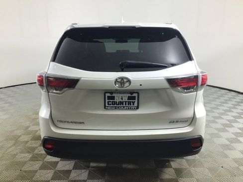 Used 2016 Toyota Highlander XLE image 7