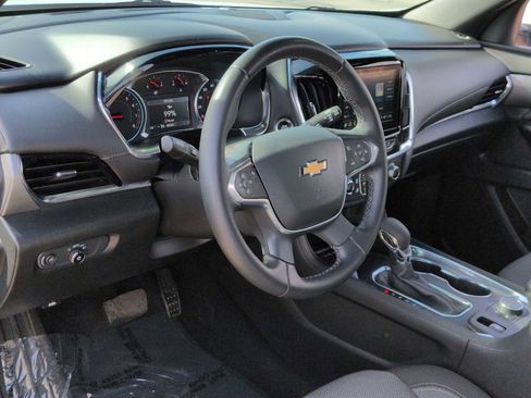Used 2023 Chevrolet Traverse LT image 10