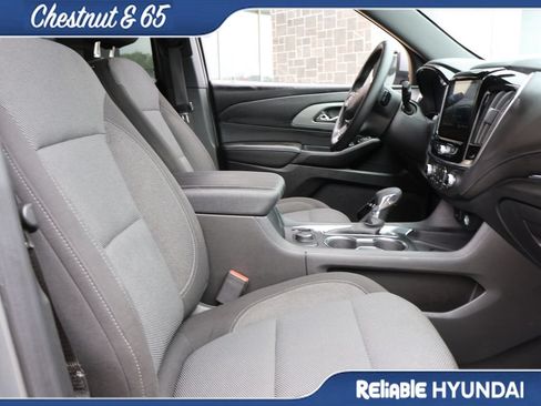Used 2023 Chevrolet Traverse LT FWD image 10