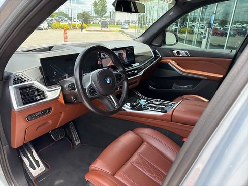 Used 2023 BMW X7 M60i AWD/4WD image 17
