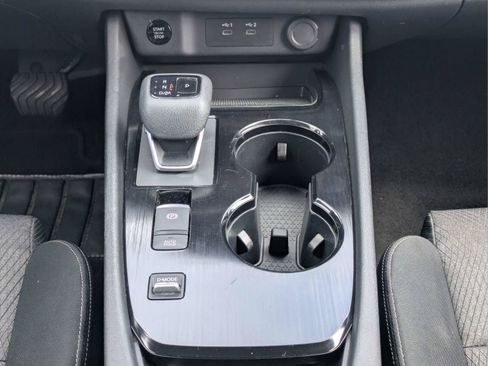 Used 2024 Nissan Rogue SV FWD image 16