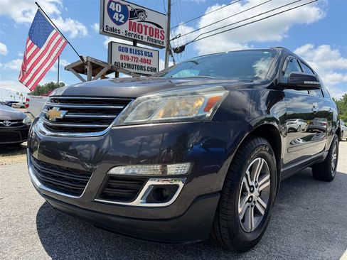 Used 2016 Chevrolet Traverse LT FWD image 10