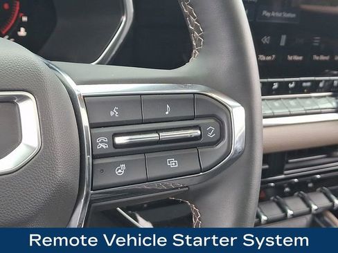 Used 2024 GMC Canyon Denali AWD/4WD image 8